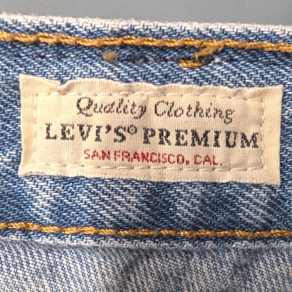 Levi's Premium Wedgie Straight Jeans Womens 26 Blue Distressed High Rise - Picture 8 of 16